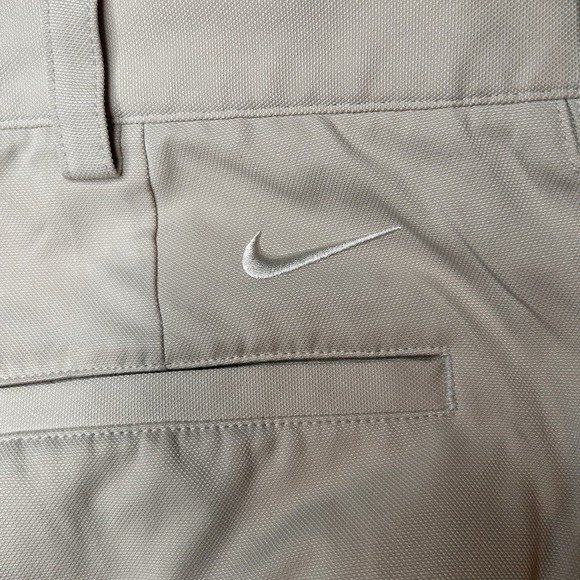 Nike Golf NikeFit Dry Tan Mens 34 Gripper‎ Waist Band Flat Front Shorts Chino - Picture 7 of 11